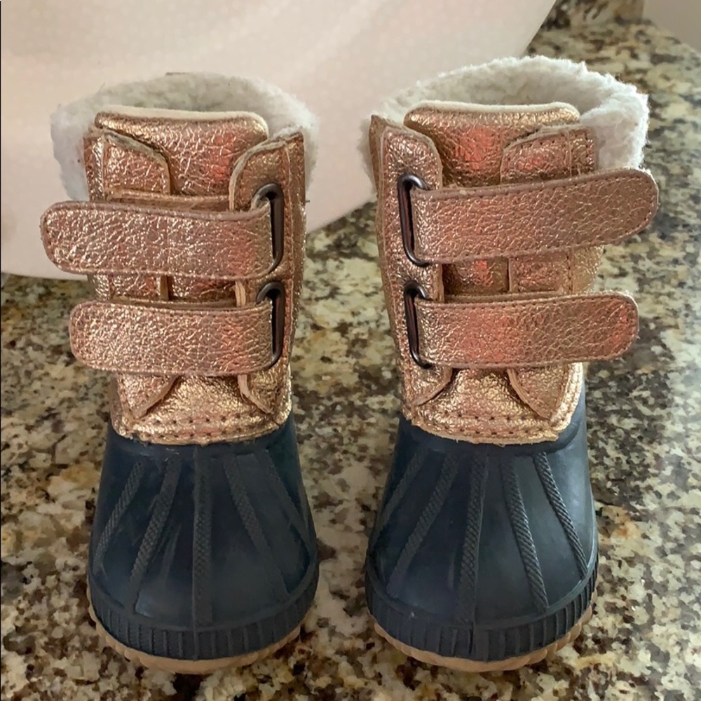 GAP kids duck boots. Girls 5/6 T
